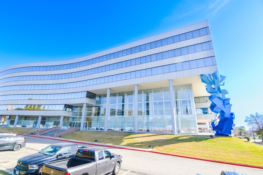 40 NE Loop 410, San Antonio, TX à vendre - Photo du bâtiment - Image 3 de 16
