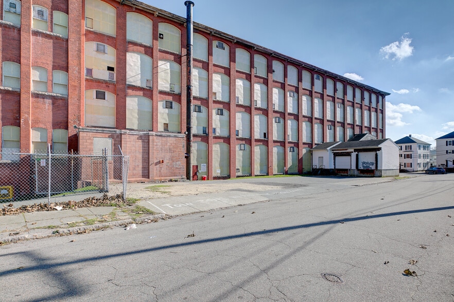 27 Healy St, New Bedford, MA for lease - Building Photo - Image 3 of 5