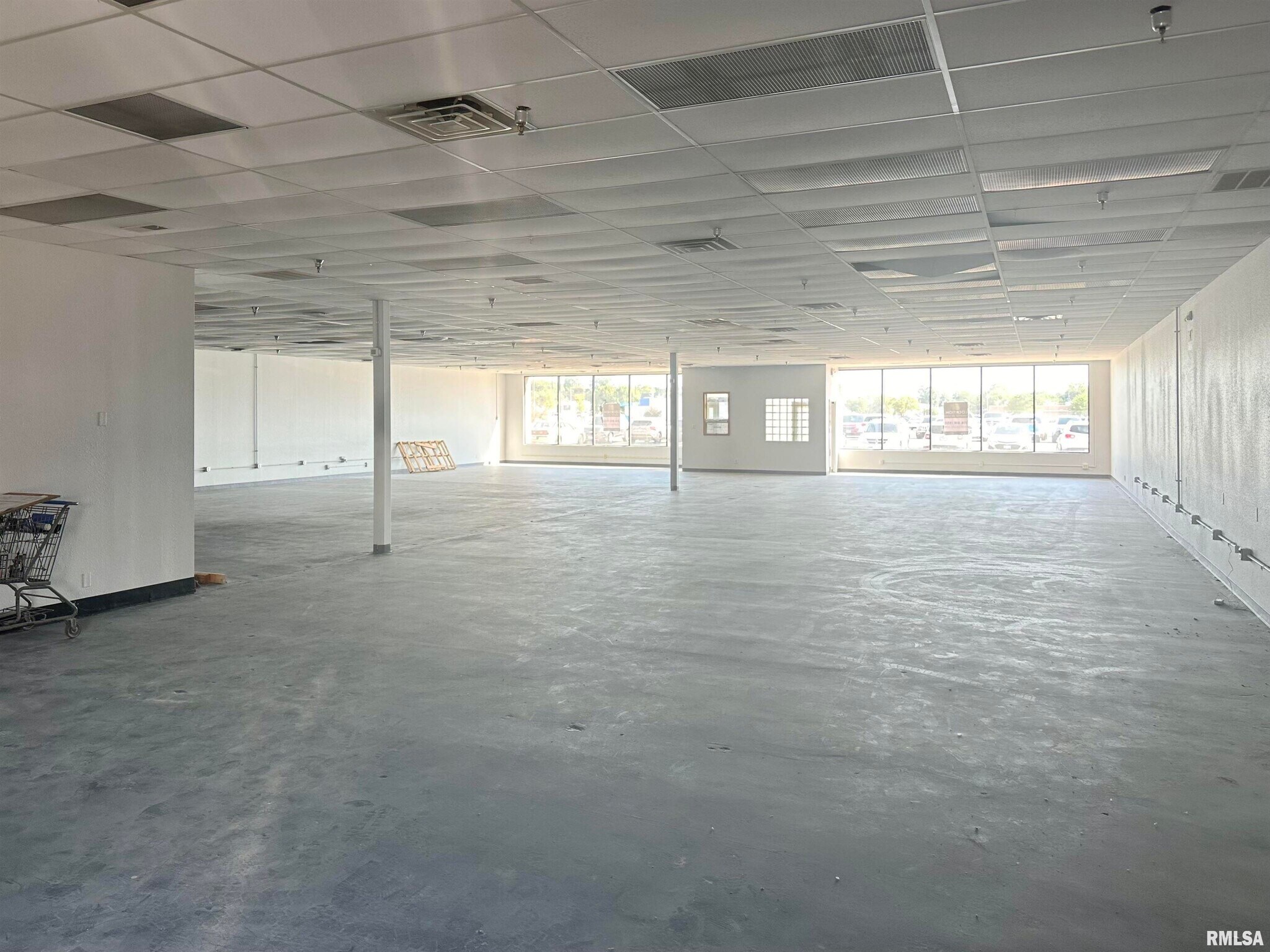 3425-3523 N University St, Peoria, IL à louer Photo intérieure- Image 1 de 10