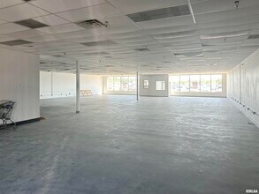 3425-3523 N University St, Peoria, IL à louer Photo intérieure- Image 1 de 10