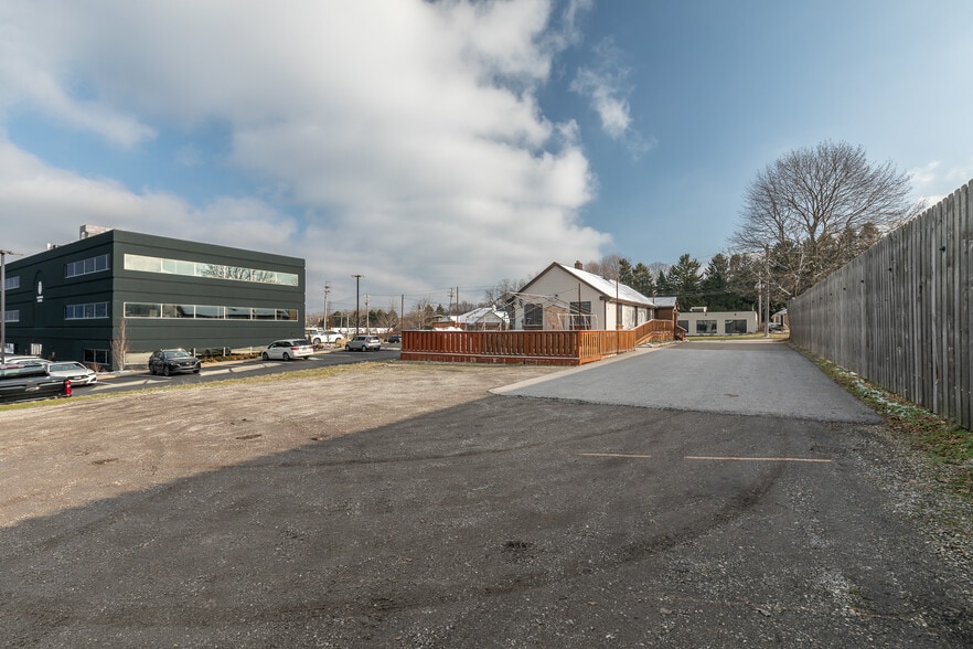 7224 Center St, Mentor, OH à vendre - Photo du bâtiment - Image 3 de 18