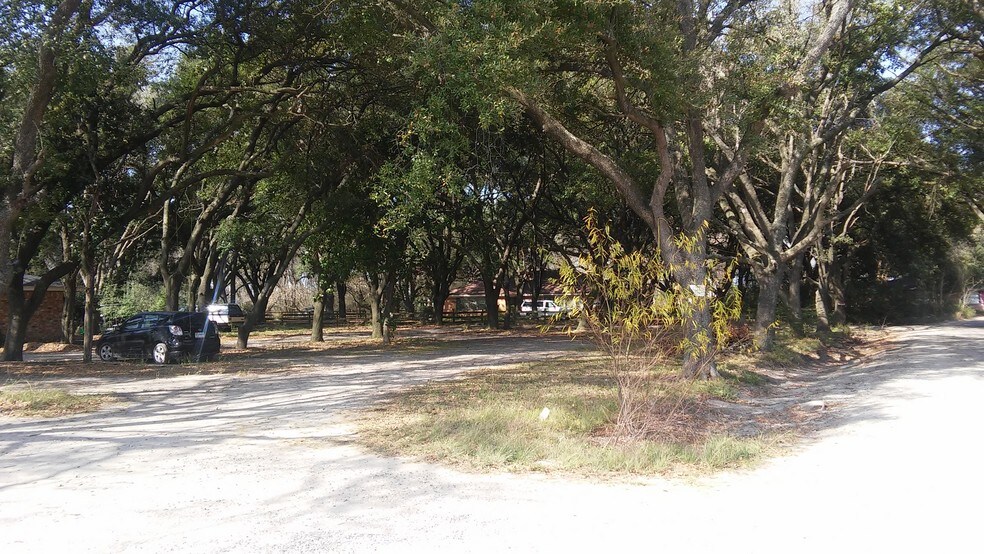 1746 N Sam Houston Pky W, Houston, TX à louer - Photo du bâtiment - Image 3 de 4