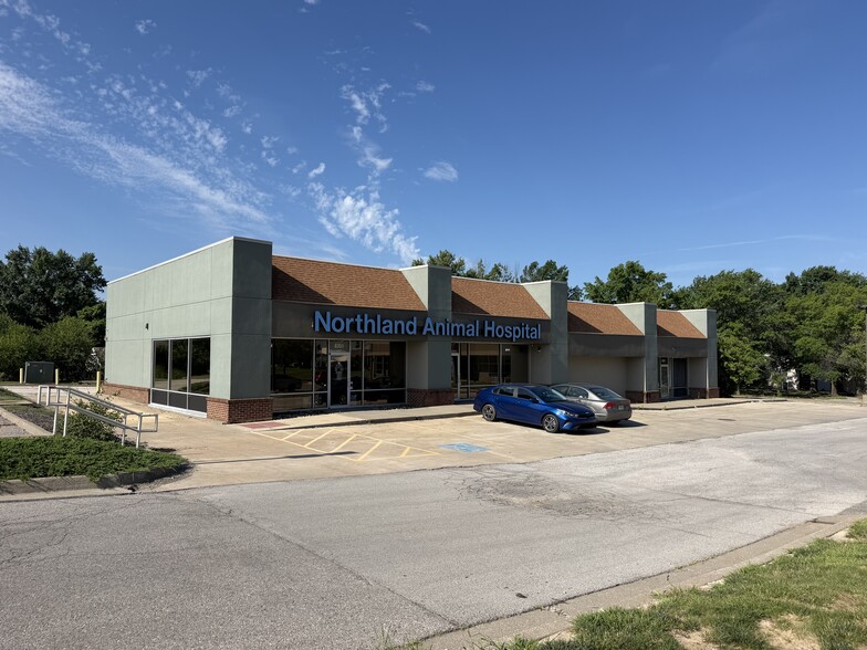 8351-8357 NW Barrybrooke Dr, Kansas City, MO for sale - Building Photo - Image 3 of 4