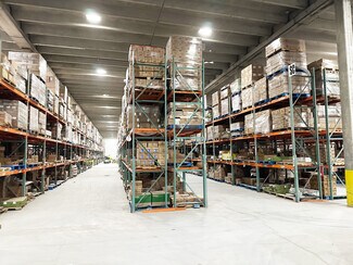 Plus de détails pour 18770 NE 6th Ave, Miami, FL - Industriel à louer