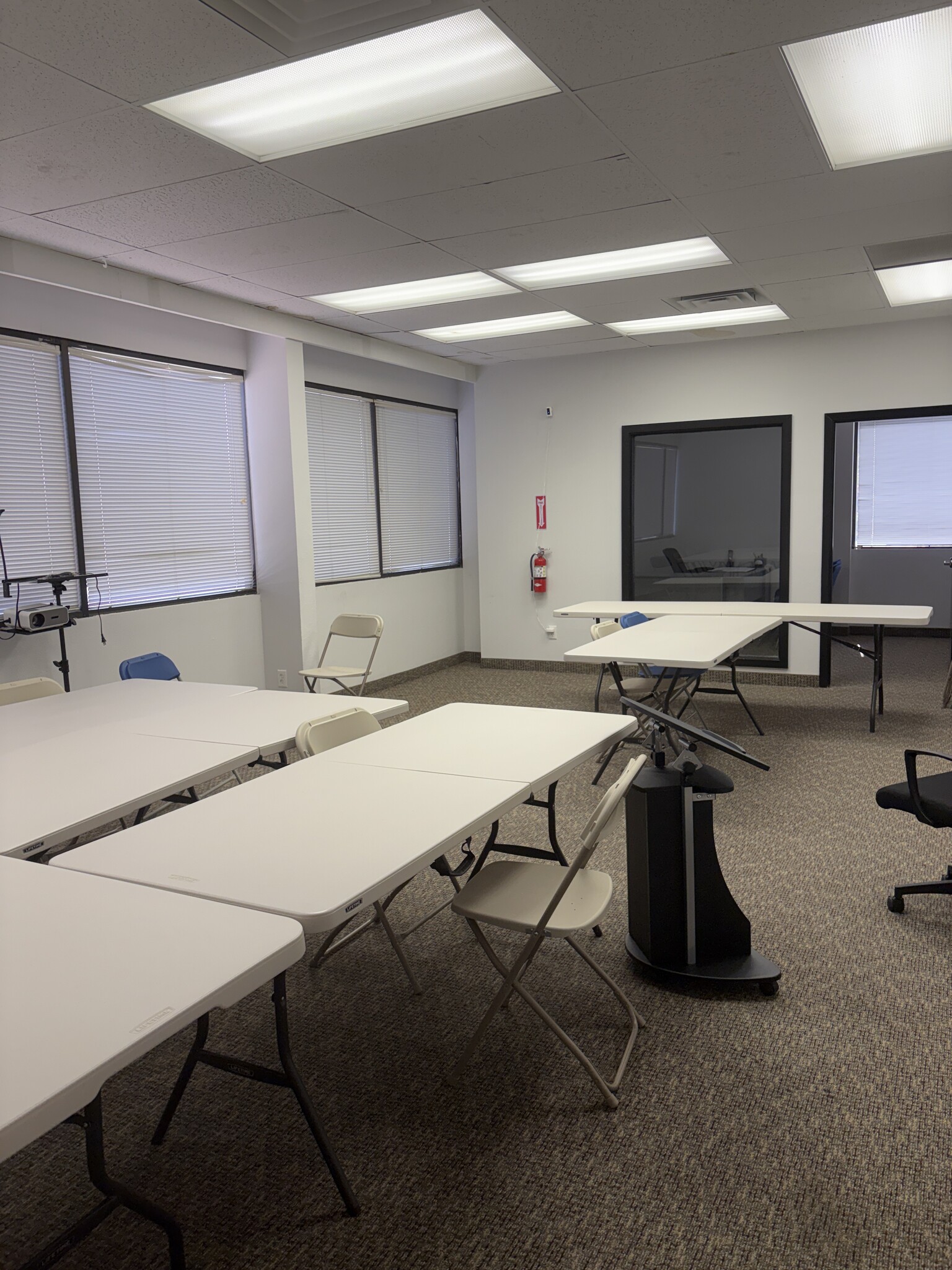 1232 E Broadway Rd, Tempe, AZ à louer Photo intérieure- Image 1 de 8