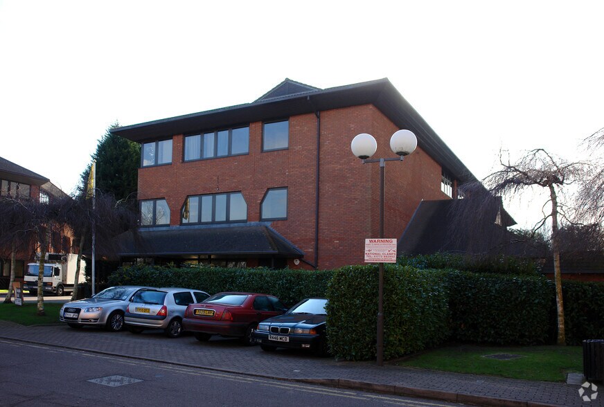 The Drive, Great Warley à louer - Photo du bâtiment - Image 3 de 20