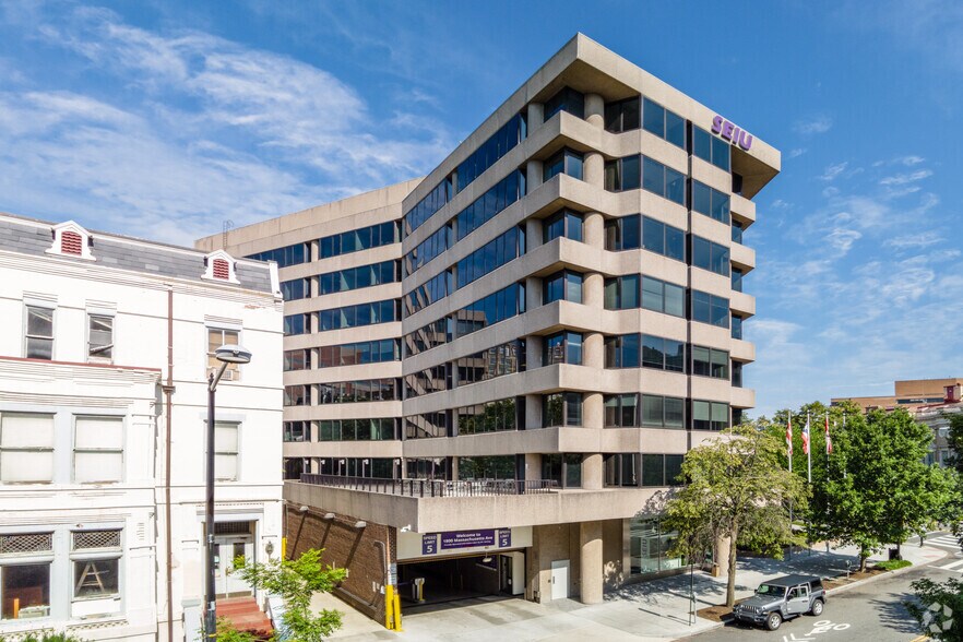 1351 Connecticut Ave NW, Washington, DC à louer - Photo du bâtiment - Image 2 de 12