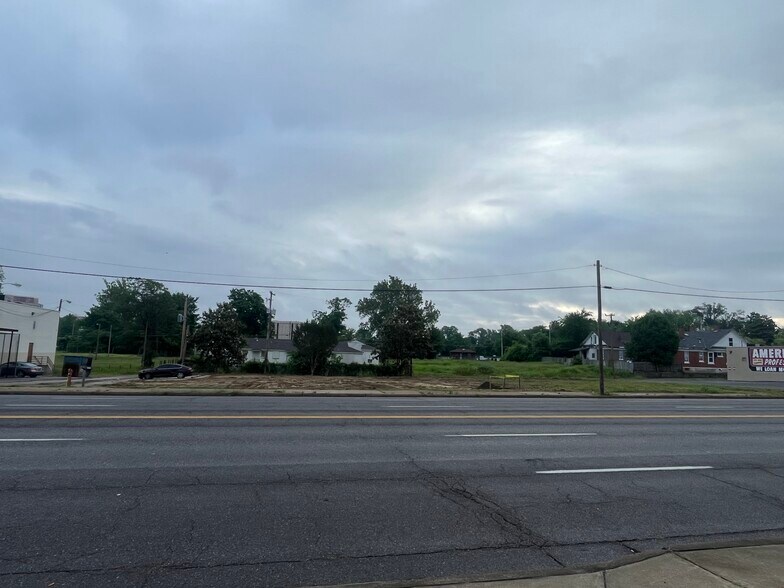 614 Poplar Ave, Memphis, TN for sale - Building Photo - Image 1 of 1