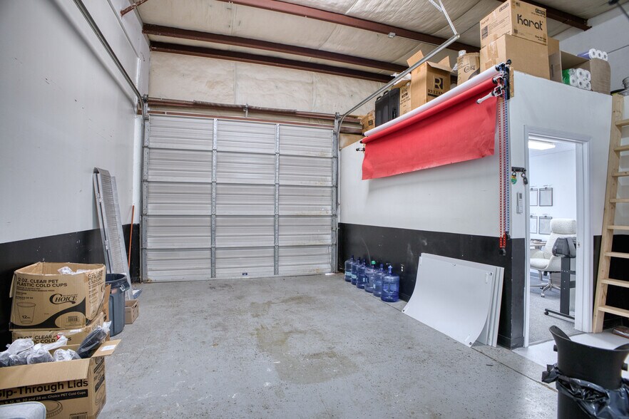 5055 Old Ellis Pt, Roswell, GA à louer - Photo du bâtiment - Image 3 de 11