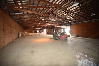 8026 Centreville, Manassas, VA for lease Interior Photo- Image 1 of 3