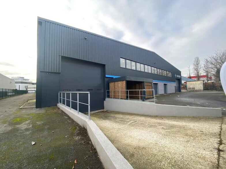 Flex dans Le Blanc-Mesnil à louer - Photo du bâtiment - Image 3 de 10