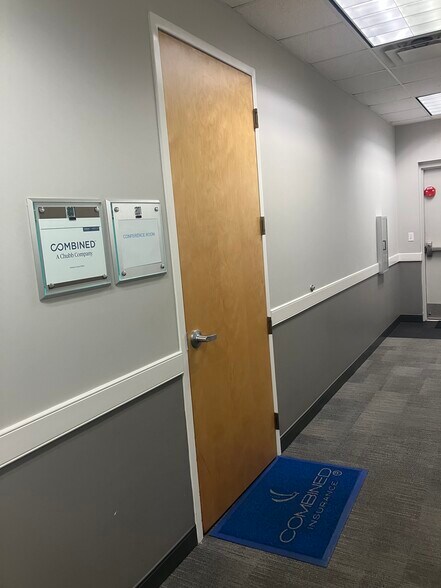 12701 S John Young Pky, Orlando, FL à louer - Photo du bâtiment - Image 2 de 15