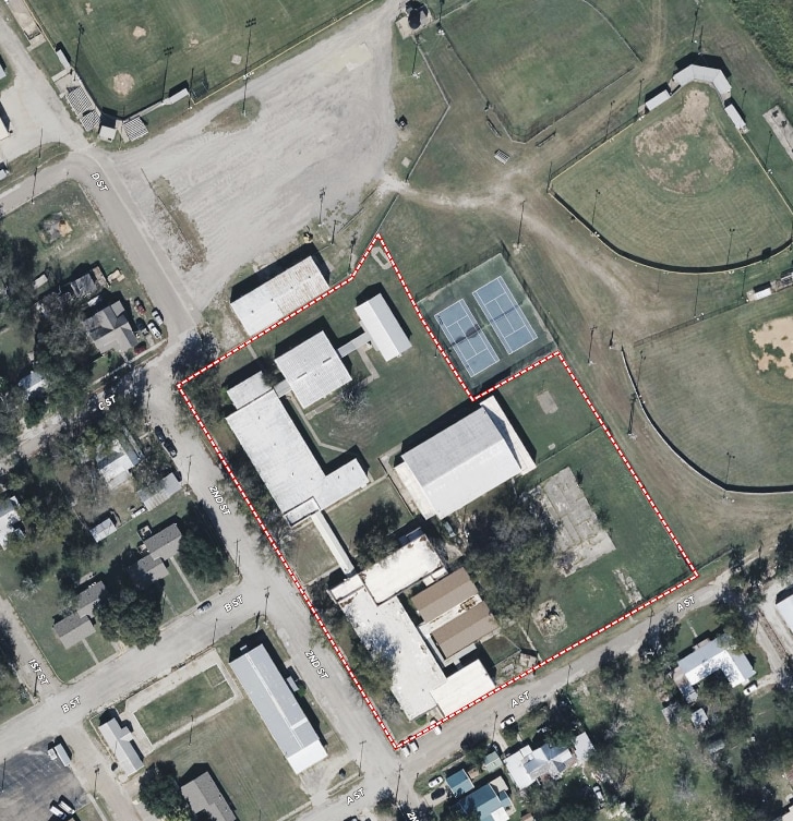 301 2nd St, Meridian, TX for sale Primary Photo- Image 1 of 11