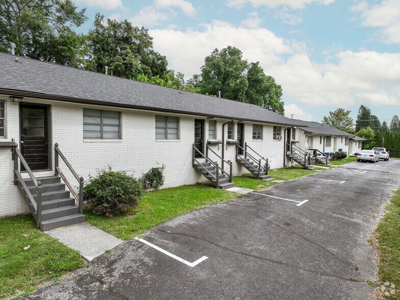 306 N Jackson St, Salisbury, NC à vendre - Photo du bâtiment - Image 2 de 22