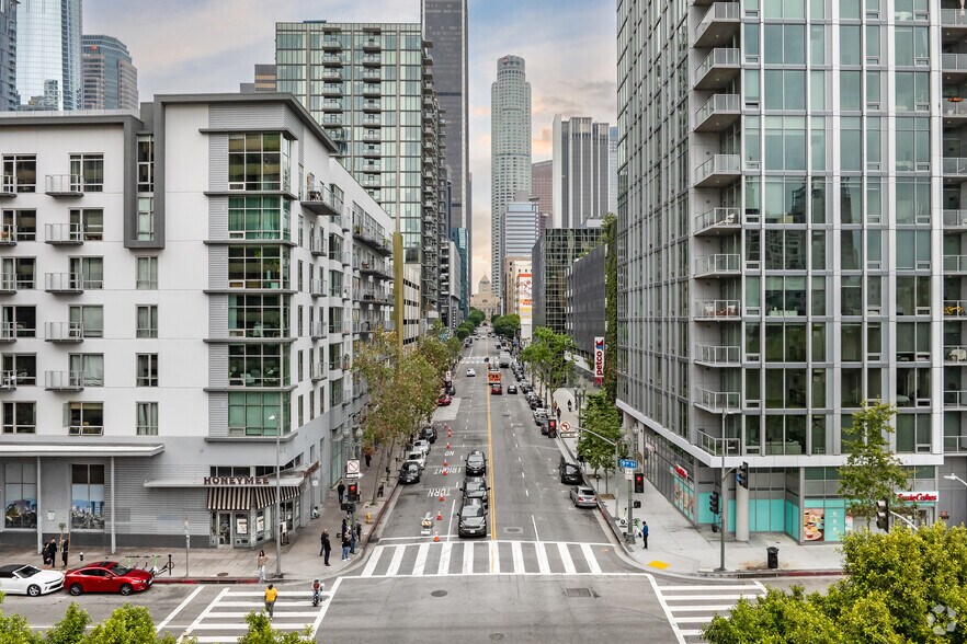 645 W 9th St, Los Angeles, CA à louer - Aérien - Image 1 de 8