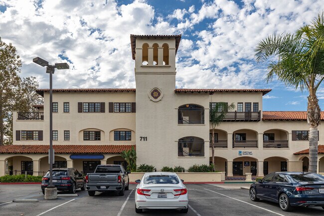 More details for 711 E Daily Dr, Camarillo, CA - Office for Lease