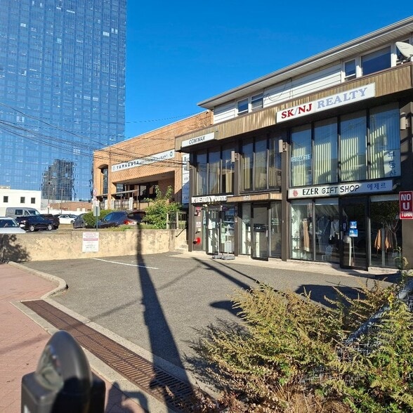 1636 Palisade Ave, Fort Lee, NJ for sale - Building Photo - Image 3 of 6