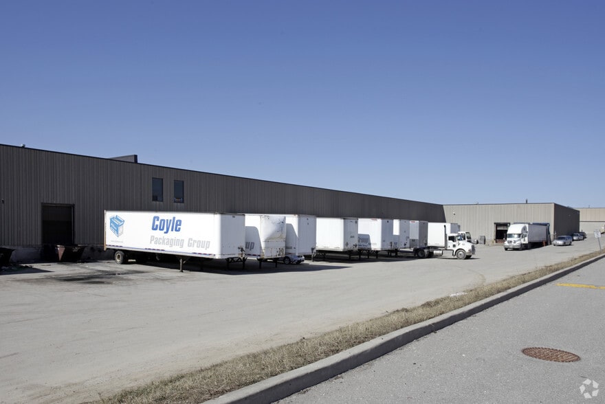 5600 Finch Ave, Toronto, ON à louer - Photo du bâtiment - Image 2 de 2