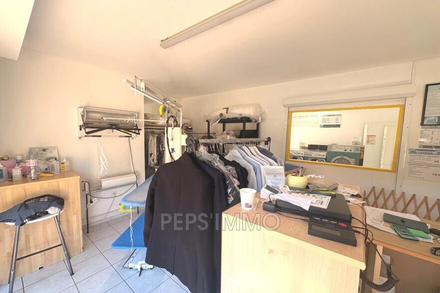 Retail in Ensuès-la-Redonne for lease - Interior Photo - Image 3 of 5