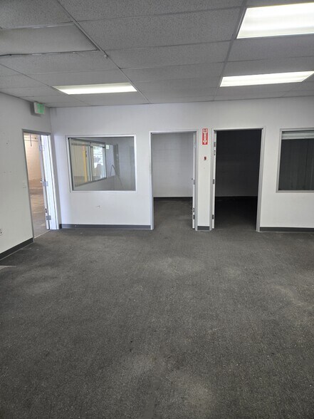 2413 Amsler St, Torrance, CA à louer - Photo du bâtiment - Image 3 de 6