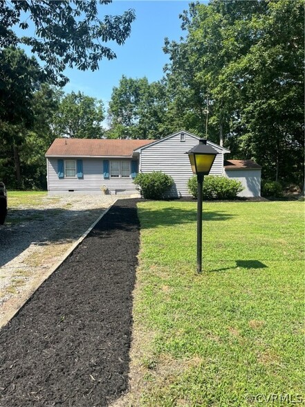 359 Long Point Ln, Topping, VA for sale - Building Photo - Image 2 of 2