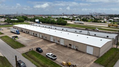 400 N 11th St, La Porte, TX à louer Photo intérieure- Image 1 de 4