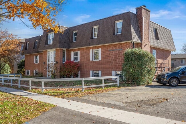 Plus de détails pour 918 Kimberly Dr, Dekalb, IL - Spécialité à vendre