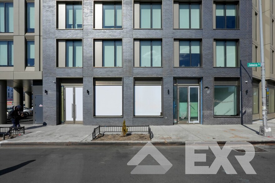 8836 139th St, Jamaica, NY à louer - Photo du bâtiment - Image 3 de 4