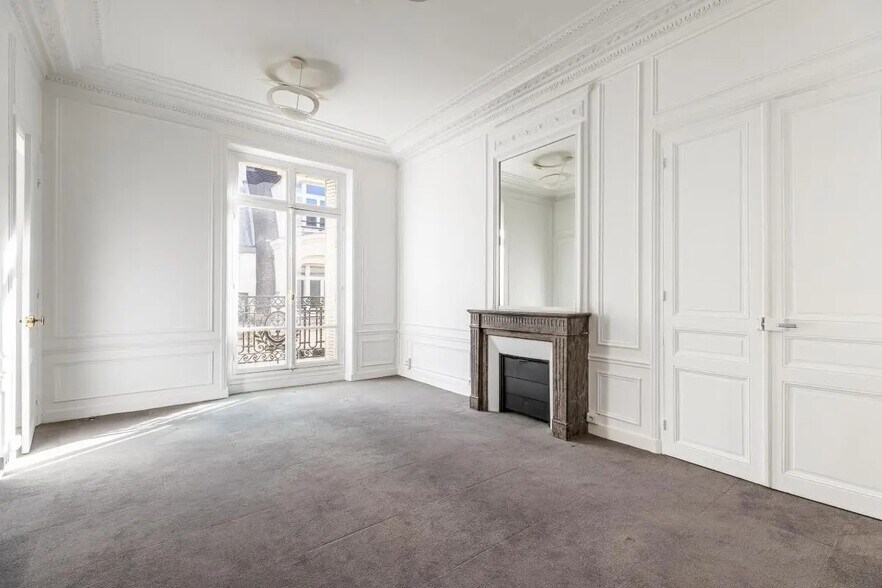 1 Rue De Penthièvre, Paris for lease - Interior Photo - Image 3 of 11