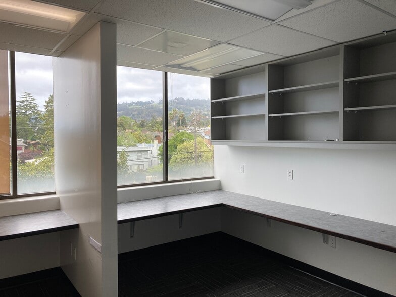 2999 Regent St, Berkeley, CA for sale - Interior Photo - Image 2 of 14