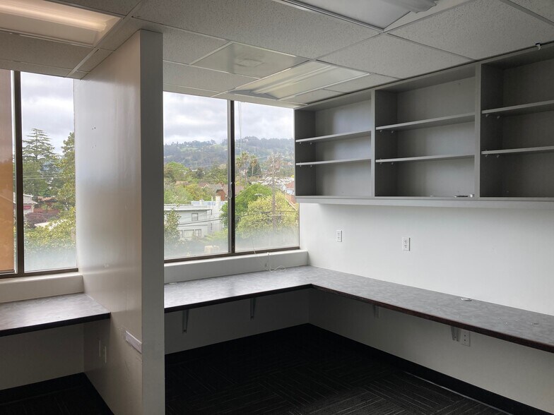 2999 Regent St, Berkeley, CA à vendre - Photo intérieure - Image 2 de 14