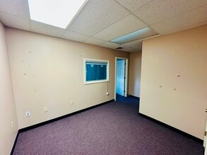 450 Pearl St, Stoughton, MA for lease Interior Photo- Image 2 of 4