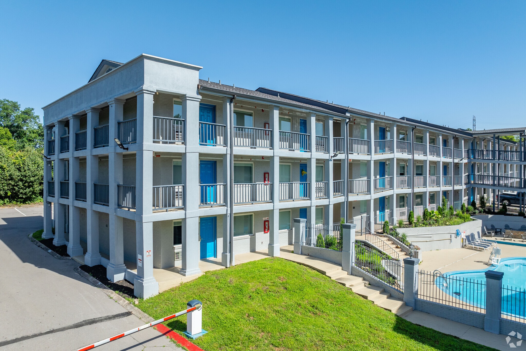 2425 Atrium Way, Nashville, TN for sale Primary Photo- Image 1 of 1