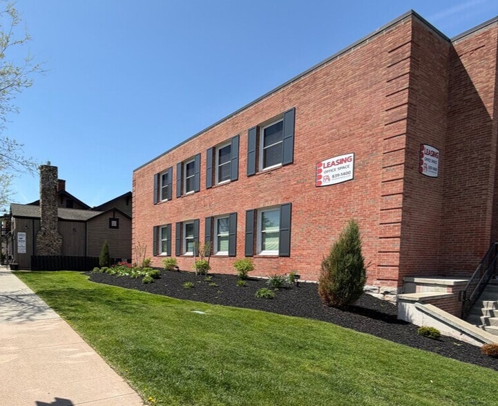 5586 Main St, Williamsville, NY for lease - Primary Photo - Image 1 of 10