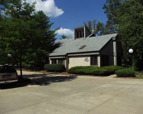 1617 Akron-Peninsula Rd, Akron, OH for lease - Primary Photo - Image 2 of 3