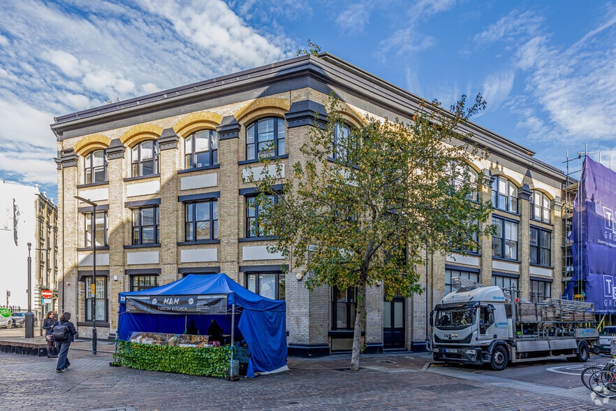 Leonard Circ, London for lease - Primary Photo - Image 1 of 99
