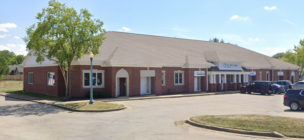 11079-11099 Village Square Ln, Fishers, IN à louer - Photo du bâtiment - Image 2 de 9