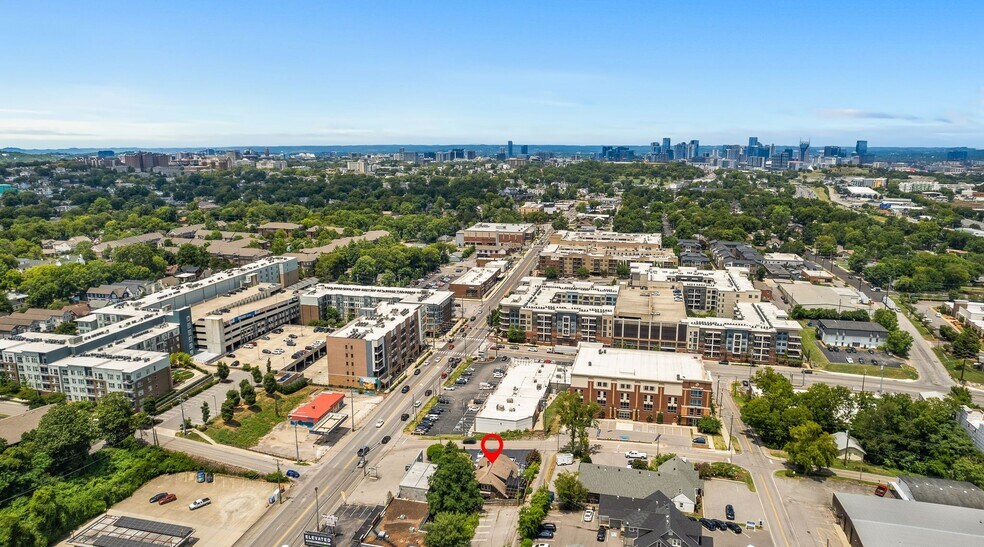 707 Inverness Ave, Nashville, TN à vendre - Photo du bâtiment - Image 2 de 15