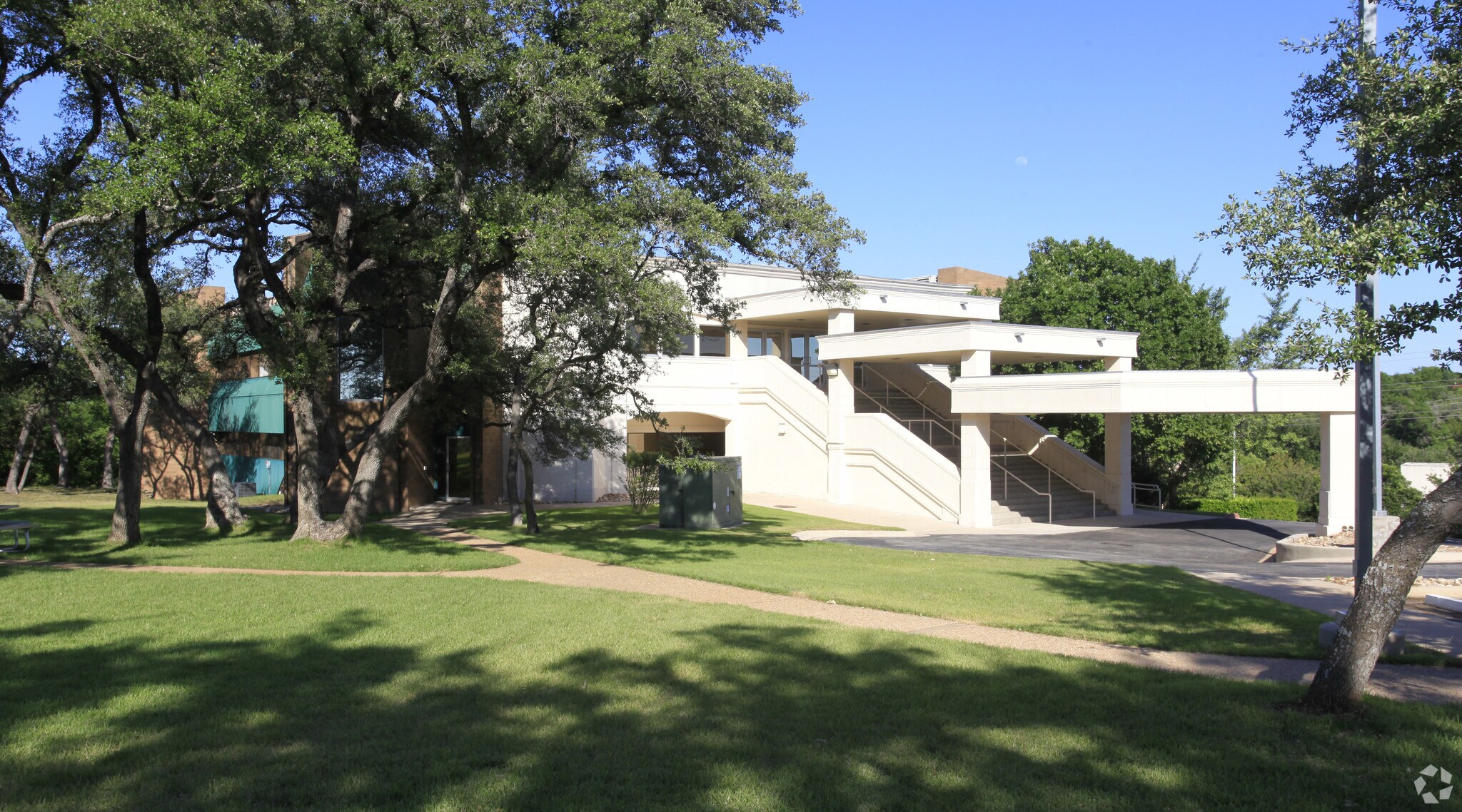 220 Foremost Dr, Austin, TX for lease Primary Photo- Image 1 of 43