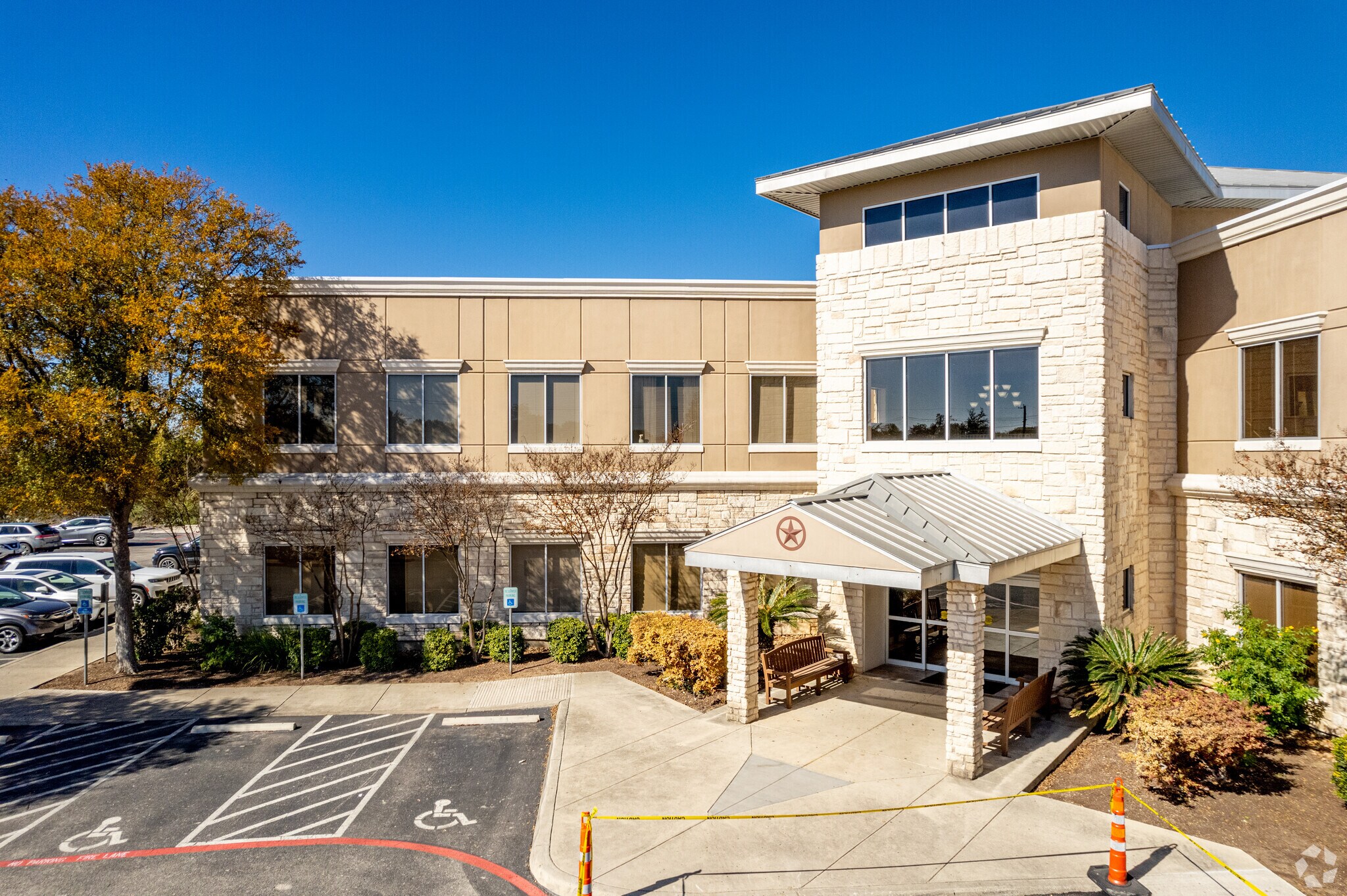 1583 Common St, New Braunfels, TX for lease Primary Photo- Image 1 of 7