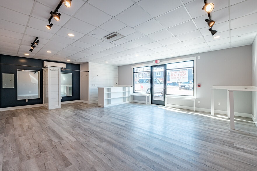 271 Main St, Bridgton, ME for lease - Primary Photo - Image 1 of 12