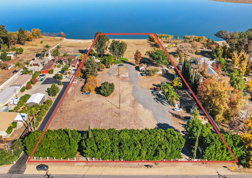 17690 Grand Ave, Lake Elsinore, CA à vendre - Photo principale - Image 1 de 6