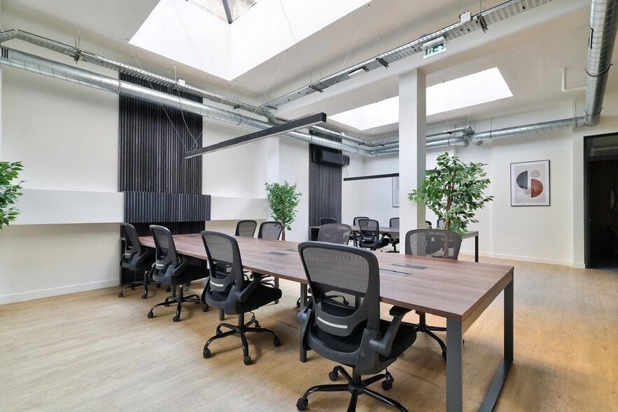 25 Rue De Picpus, Paris for lease - Interior Photo - Image 1 of 8