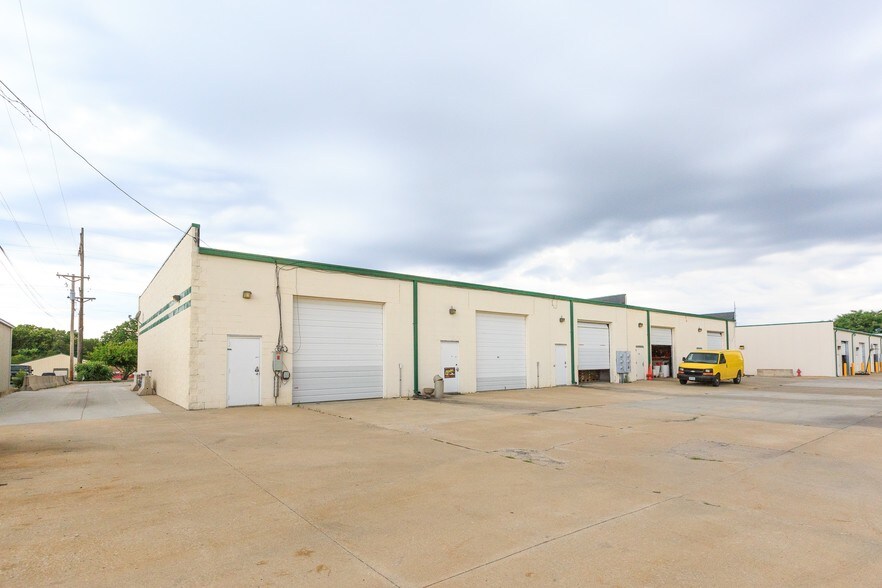 725-733 N Scott Ave, Belton, MO à vendre - Photo du bâtiment - Image 3 de 8