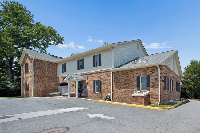 More details for 3538 Moncure Ave, Falls Church, VA - Specialty for Auction