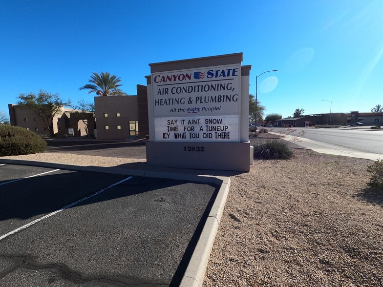 13632 W Camino Del Sol, Sun City, AZ à vendre - Photo du bâtiment - Image 2 de 15