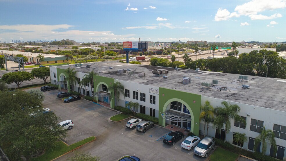 7770 NW 46th St, Doral, FL à vendre - Photo du bâtiment - Image 2 de 70