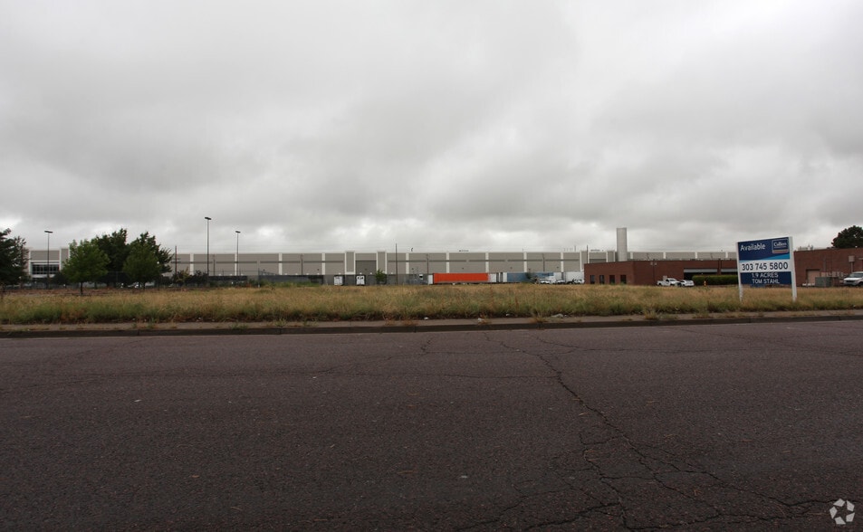 4665 Paris St, Denver, CO for lease - Primary Photo - Image 1 of 4