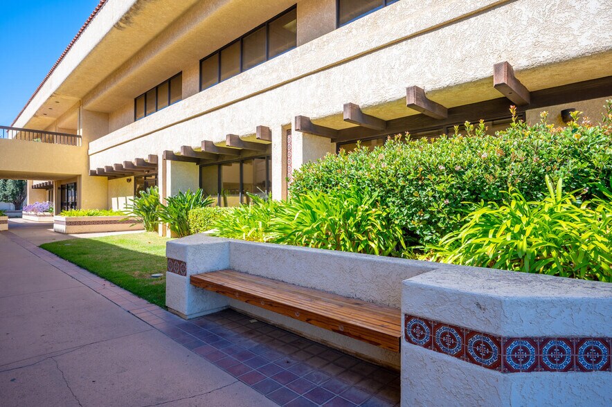 210 S Palisade Dr, Santa Maria, CA à louer - Photo du bâtiment - Image 2 de 12
