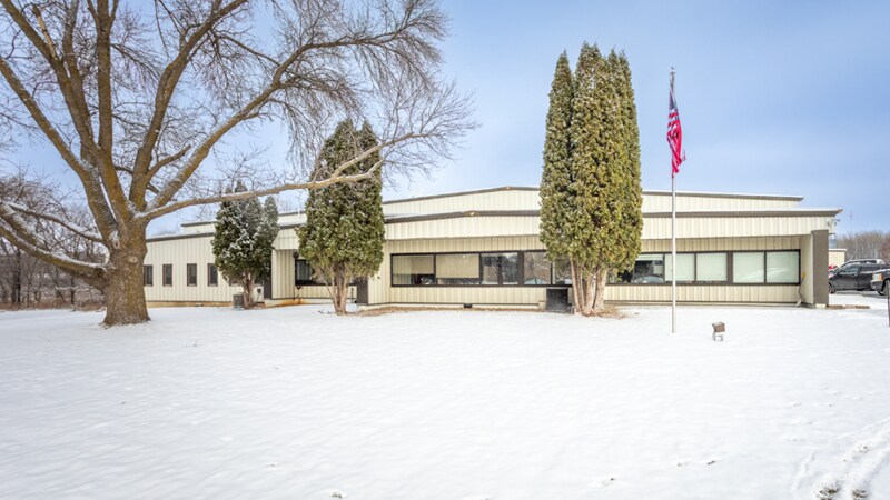 105 Donovan Dr, Alexandria, MN à vendre - Photo du bâtiment - Image 2 de 4